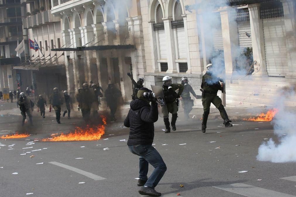 Demitido chefe da polícia grega após intensos confrontos com manifestantes
