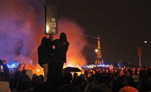 Manifestações contra reforma das pensões proibidas em França