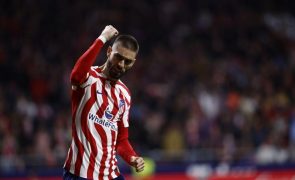 Atlético vence Valência e consolida terceiro lugar em Espanha