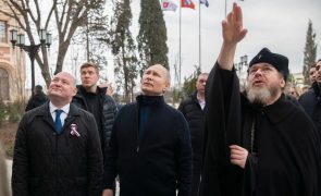 Kiev acusa Putin de visitar Mariupol 