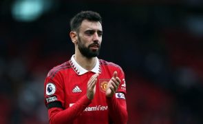 Expulsões tramam Fulham e 'bis' de Bruno coloca United nas 'meias' da Taça
