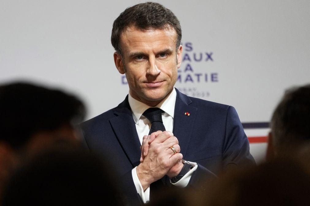 Macron quer que reforma das pensões siga caminho democrático