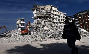 Turquia/Sismo: Bruxelas organiza conferência para angariar fundos e coordenar resposta