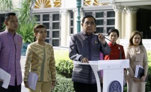 Primeiro-ministro tailandês dissolve Parlamento do país e antecipa legislativas