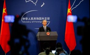 China volta a negar intenção de fornecer armas à Rússia