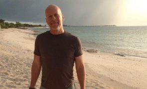Bruce Willis celebra aniversário após diagnóstico de demência rara