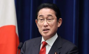 Primeiro-ministro japonês viaja até Kiev para se reunir com Zelensky