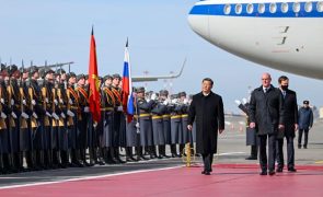 PR chinês diz a Putin que maioria dos países apoia um alívio das tensões na Ucrânia