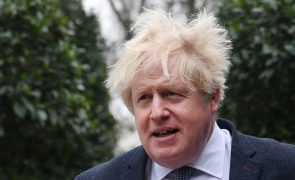 Boris Johnson nega ter mentido intencionalmente ao parlamento sobre festa durante a pandemia