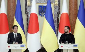 Zelensky diz aguardar 