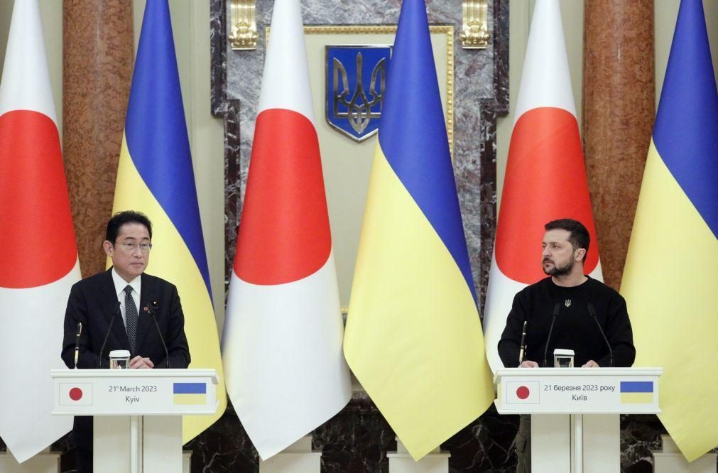 Zelensky diz aguardar