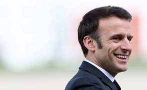 Macron mantém-se firme sobre revisão da lei das aposentações apesar de protestos