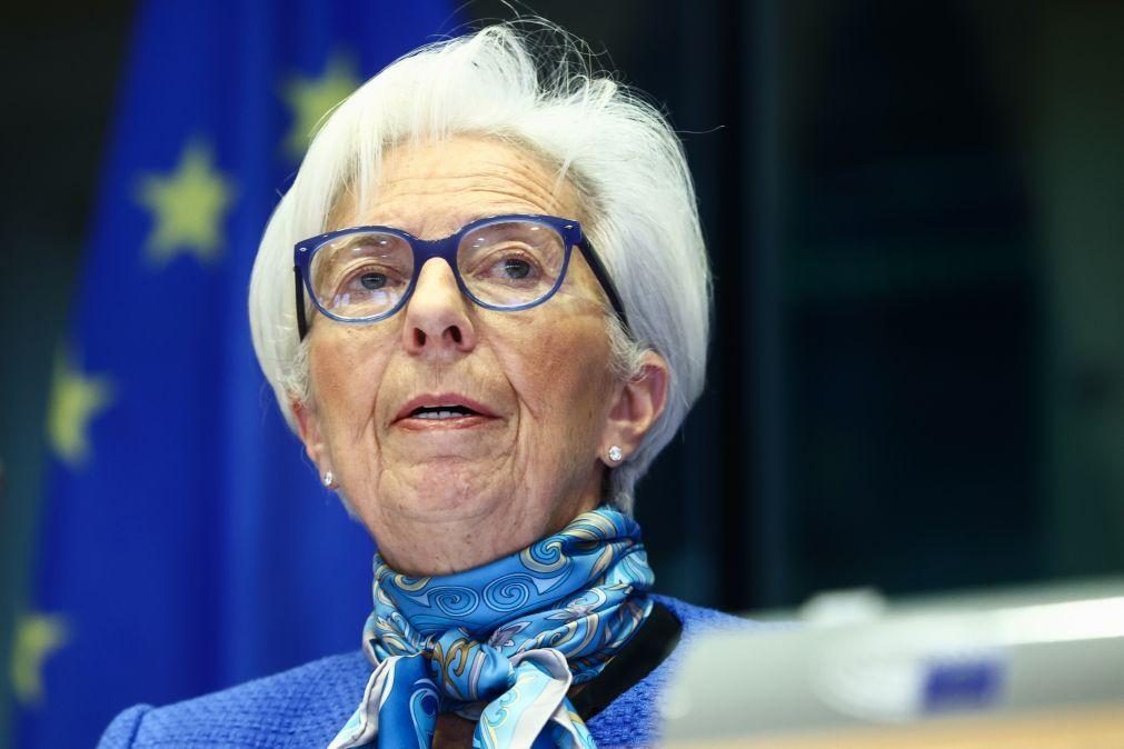 Lagarde afirma que BCE não se comprometeu a subir os juros nem a terminar as subidas