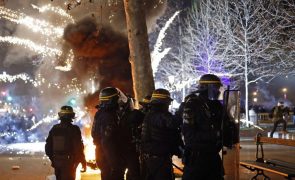 Cerca de 50 pessoas detidas em Paris nos protestos contra a reforma das pensões
