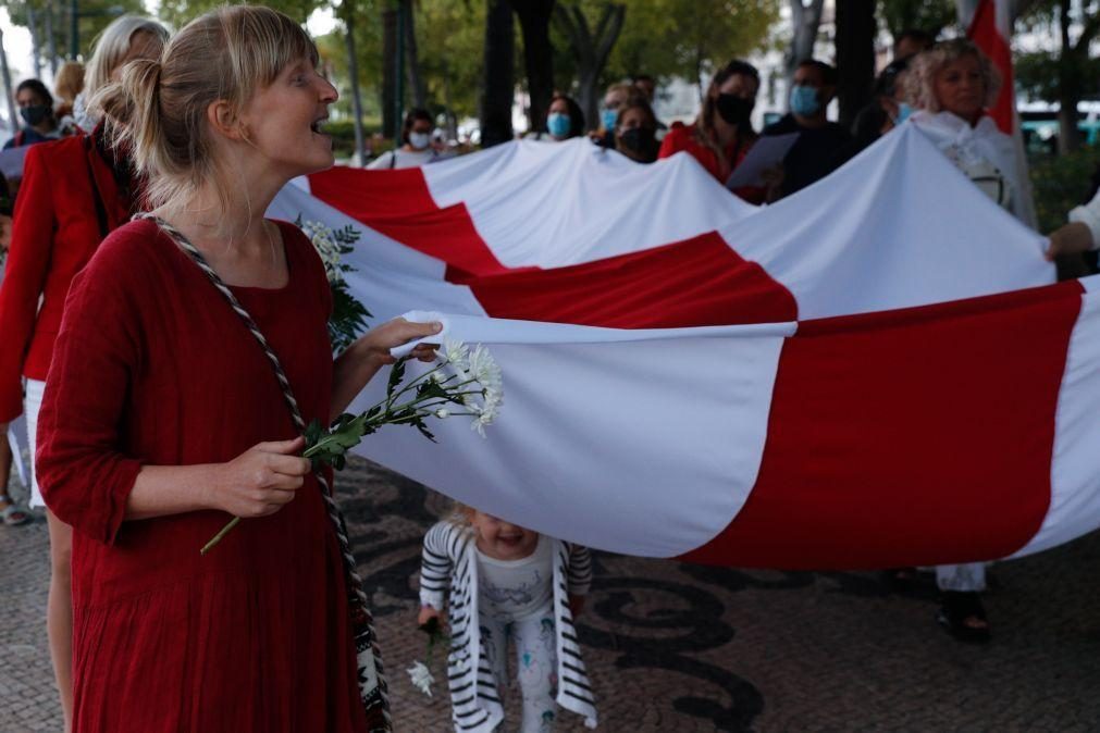 Pelo menos 100.000 pessoas fugiram da Bielorrússia nos últimos três anos