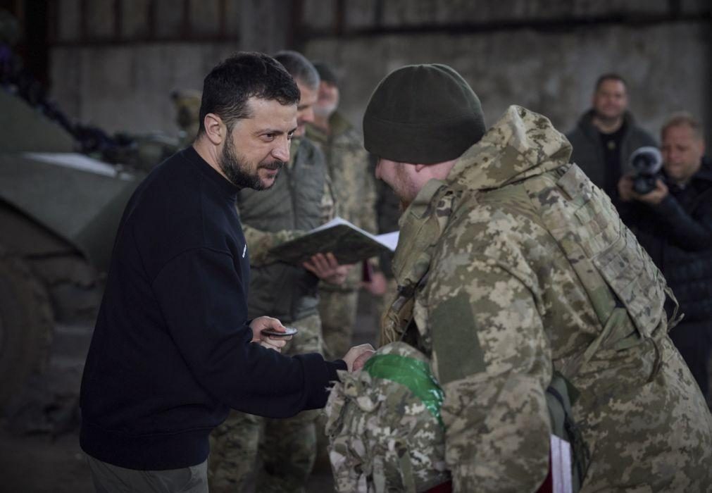 Volodymyr Zelensky visita região de Kherson