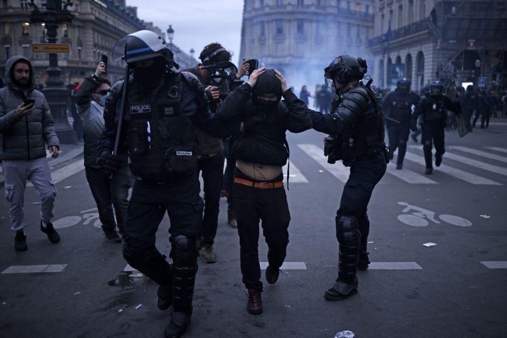 Polícia deteve 457 pessoas durante confrontos em França