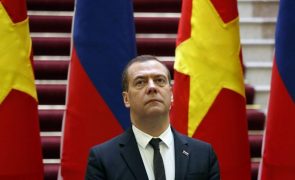 Medvedev diz que tropas russas podem chegar a Kiev se for necesssário