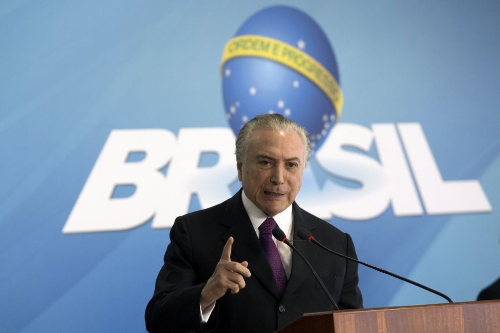 Presidente do Brasil internado de emergência