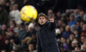 Tottenham e Antonio Conte chegam a acordo para saída do treinador italiano