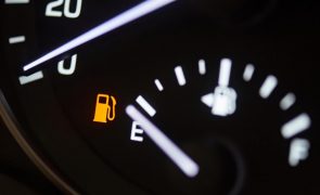 Conheça os perigos ocultos de andar sempre com o carro na reserva
