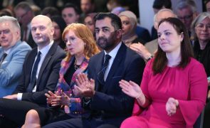 Humza Yousaf sucederá a Nicola Sturgeon como primeiro-ministro escocês