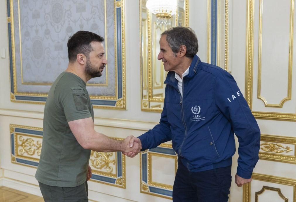 Zelensky e Agência Internacional Atómica preocupados com centrais nucleares