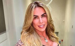 Avó sexy e atrevida mostra posições sexuais para perder peso