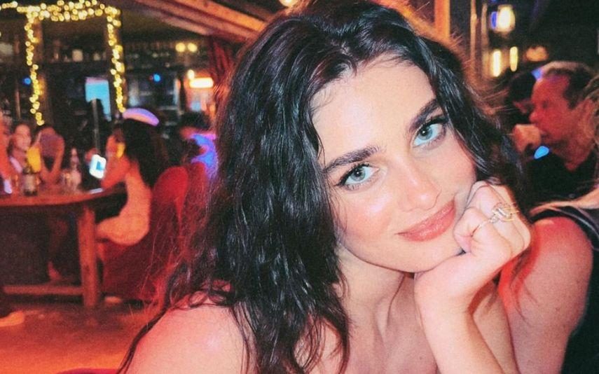 Taylor Hill. Entre na despedida de solteira da modelo