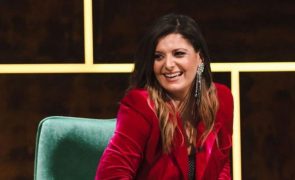 Maria Botelho Moniz mostra-se nua numa banheira e deixa recado a 'haters'