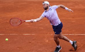 Sebástian Báez inicia defesa do título com vitória sobre Albot no Estoril open