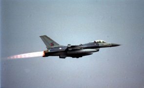 Caças F-16 portugueses intercetaram aeronave militar russa no Mar Báltico