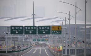 Cem mil veículos de Macau cruzaram fronteira desde nova política de circulação