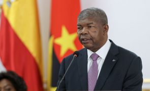 PR angolano homenageia em silêncio José Eduardo dos Santos para celebrar paz