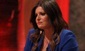 Maria Botelho Moniz em lágrimas: 