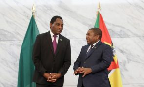 Liberdades e democracia existem em África 