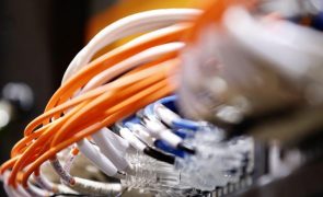 Governo espera autorização para lançar concurso para cobrir país com fibra ótica