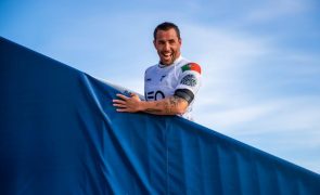 Vasco Ribeiro e quatro portuguesas nos 'quartos' do Caparica Surf  Fest