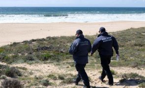 Pai e filha morrem na praia da Foz, em Sesimbra - capitania de Setúbal