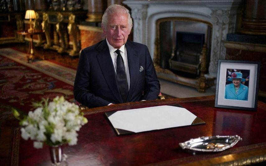 Carlos III defende investigação sobre ligações da monarquia à escravatura