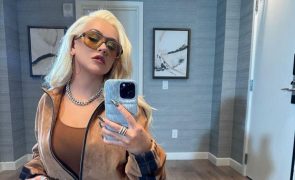 Christina Aguilera - Faz revelações sobre a vida sexual: “No chuveiro, no estúdio, no avião”