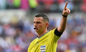 Inglês Michael Oliver arbitra Benfica-Inter Milão na Liga dos Campeões