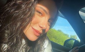 Carolina Carvalho Ui, caliente! Atriz posa dois meses após o parto e mostra-se muito sexy