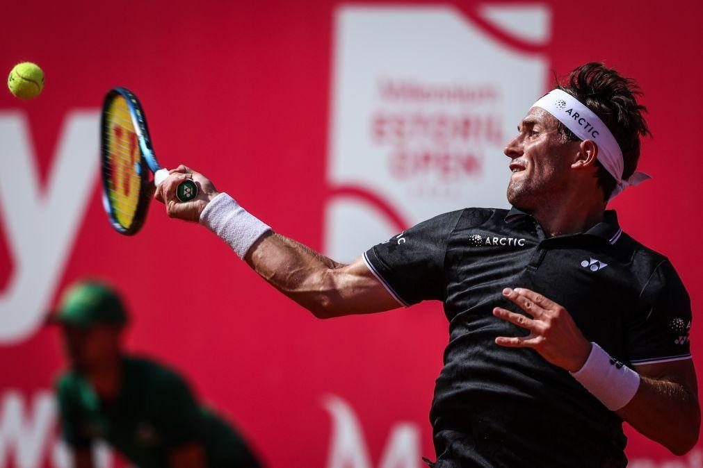 Casper Ruud sagra-se campeão no Estoril Open ao vencer Miomir Kecmanovic