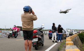 China mobiliza caças com munição real e porta-aviões para simular ataque a Taiwan