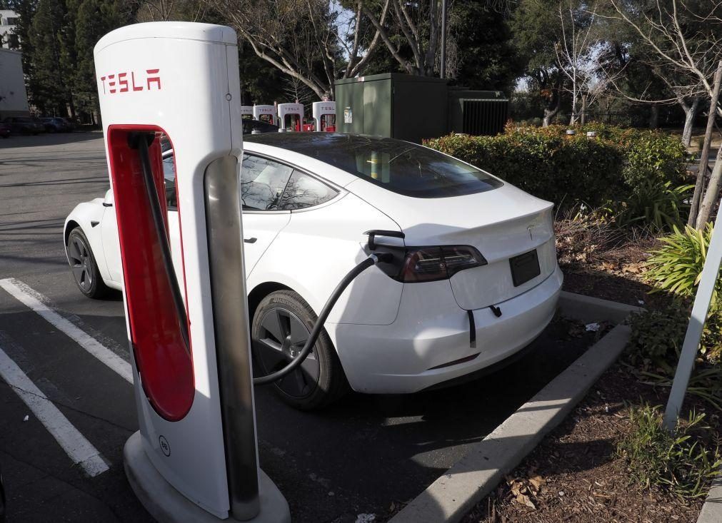 Tesla processada por partilhar imagens de clientes captadas pelas câmaras dos carros