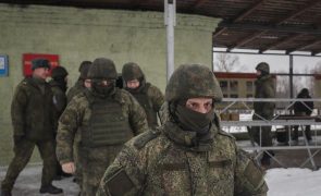 Rússia aprova lei para impedir fuga de mobilizados para a guerra