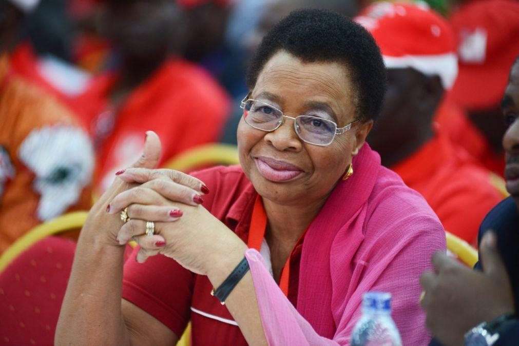 Graça Machel diz que só união do povo pode