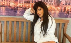 Modelo brasileira diz que Piqué lhe enviou nudes: 