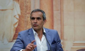 Carlos Pereira sai da comissão de inquérito à TAP para lhe dar a 
